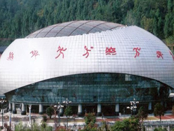 韶关体育中心球形网架加工安装